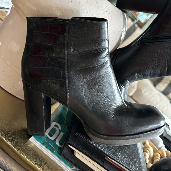 Spanish designer Zinda black ankle boots - Picture 2 of 5